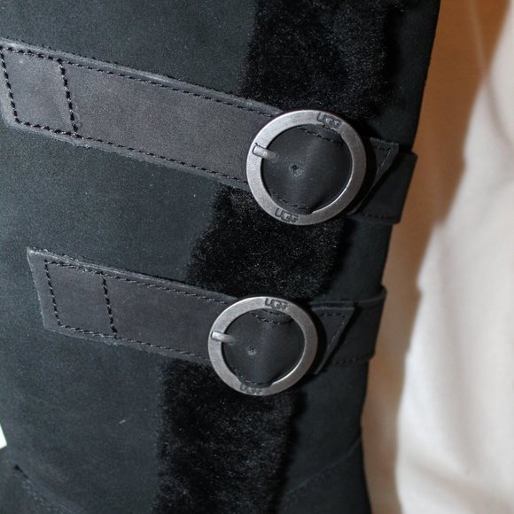 NIB UGG WOMEN'S TALL MOTO SUEDE SPILL SEAM SHEARLING BUCKLE BOOTS BLACK - Picture 4 of 8